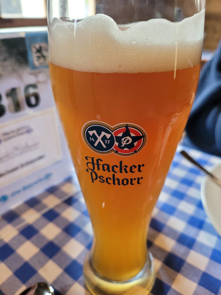 Hacker Pschorr helles Weizen